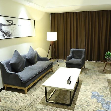 Zhi Hui Tang Feng Ze Hotel Chengdu Bagian luar foto