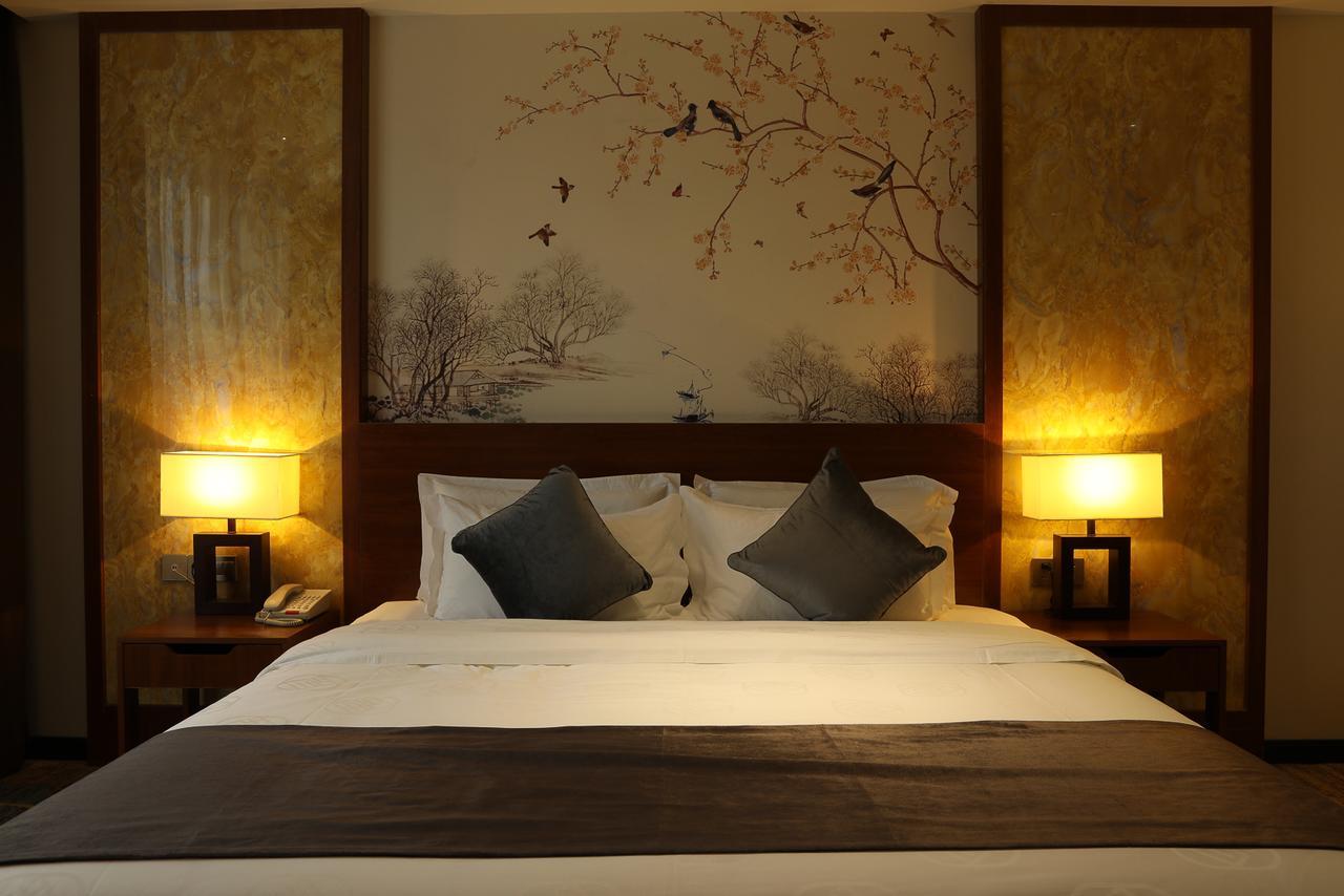 Zhi Hui Tang Feng Ze Hotel Chengdu Bagian luar foto