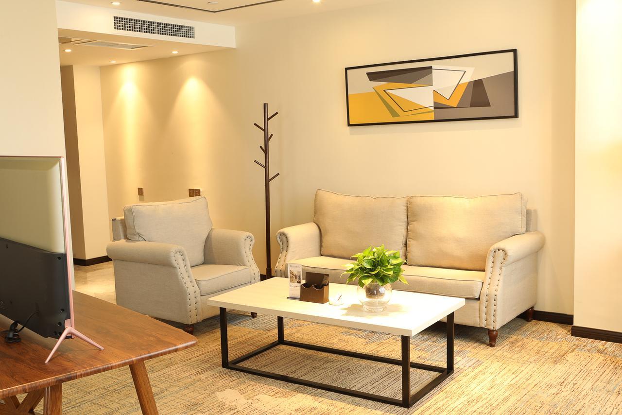 Zhi Hui Tang Feng Ze Hotel Chengdu Bagian luar foto