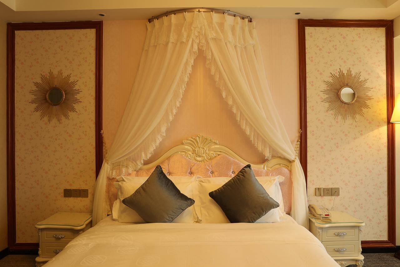 Zhi Hui Tang Feng Ze Hotel Chengdu Bagian luar foto
