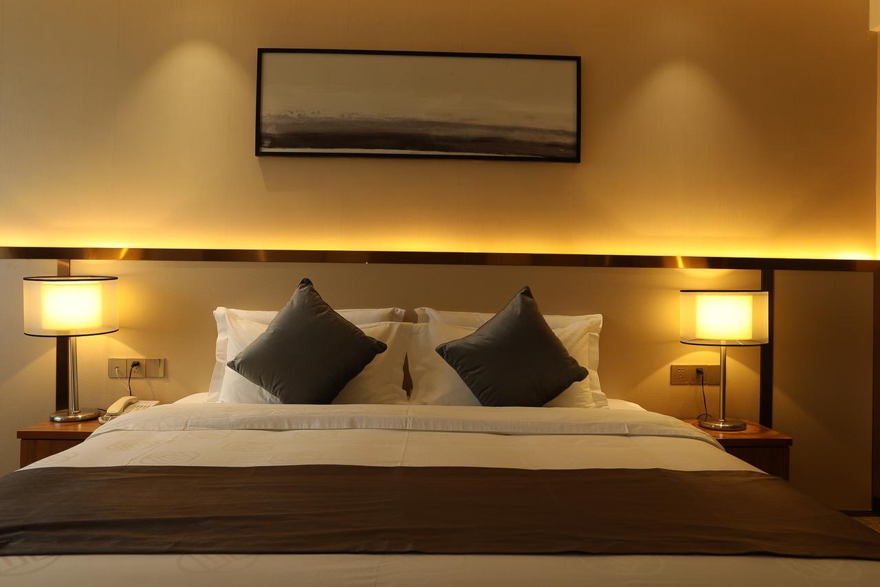 Zhi Hui Tang Feng Ze Hotel Chengdu Bagian luar foto