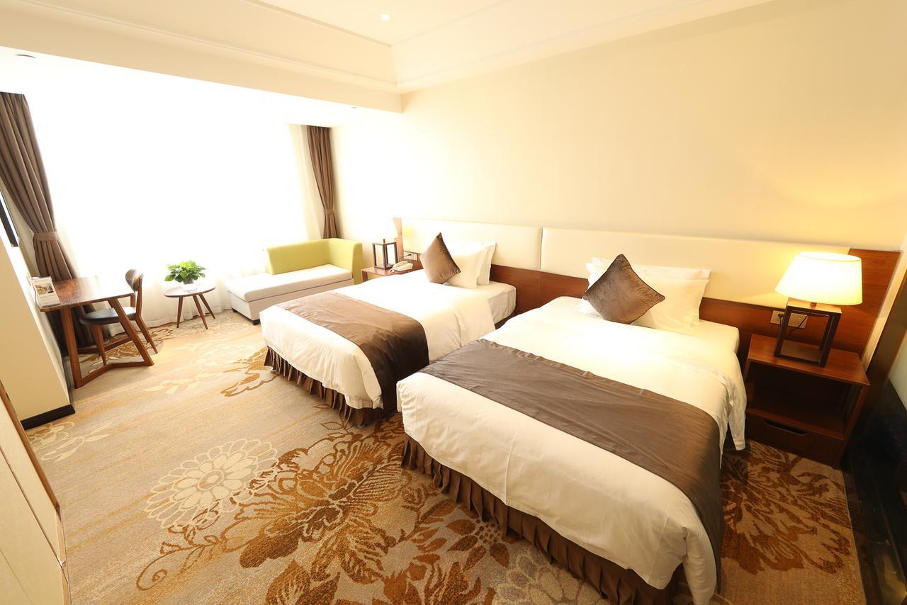 Zhi Hui Tang Feng Ze Hotel Chengdu Bagian luar foto